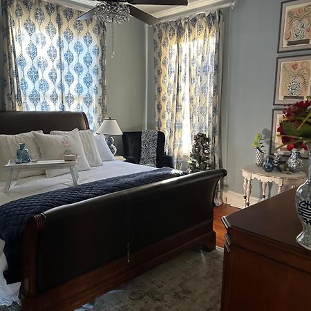 לורל Jenny'S Downtown Hideaway Bed And Breakfast מראה חיצוני תמונה