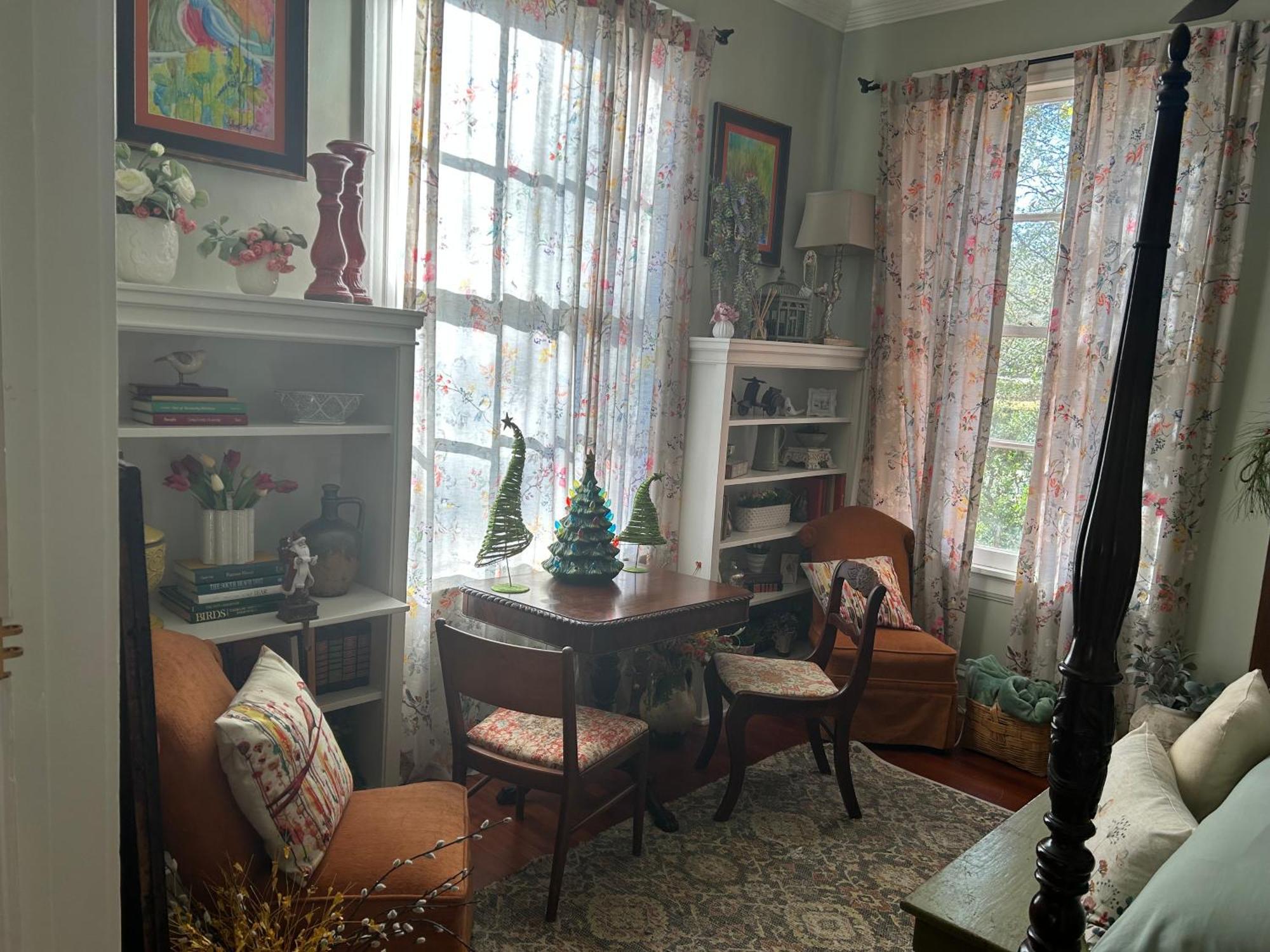 לורל Jenny'S Downtown Hideaway Bed And Breakfast מראה חיצוני תמונה